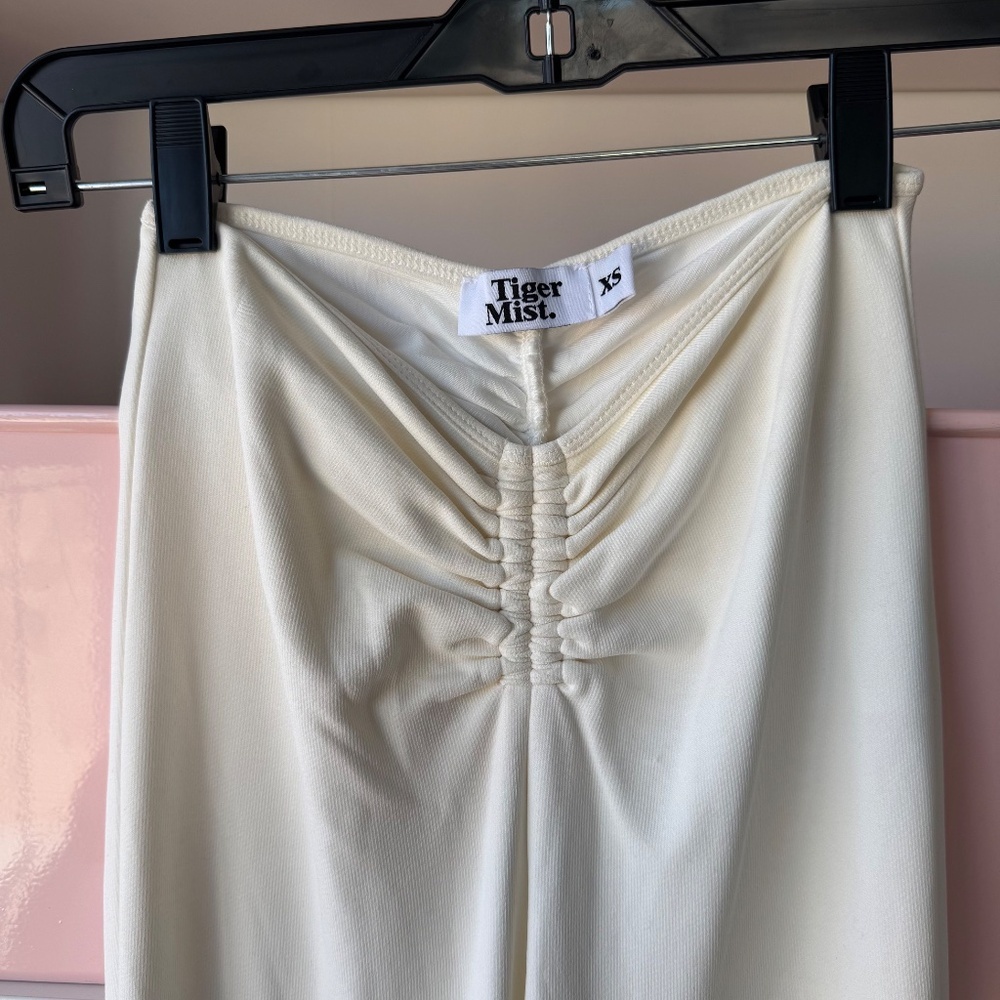 TIGER MIST Ruched Waves Pant in White - Picture 5 of 7